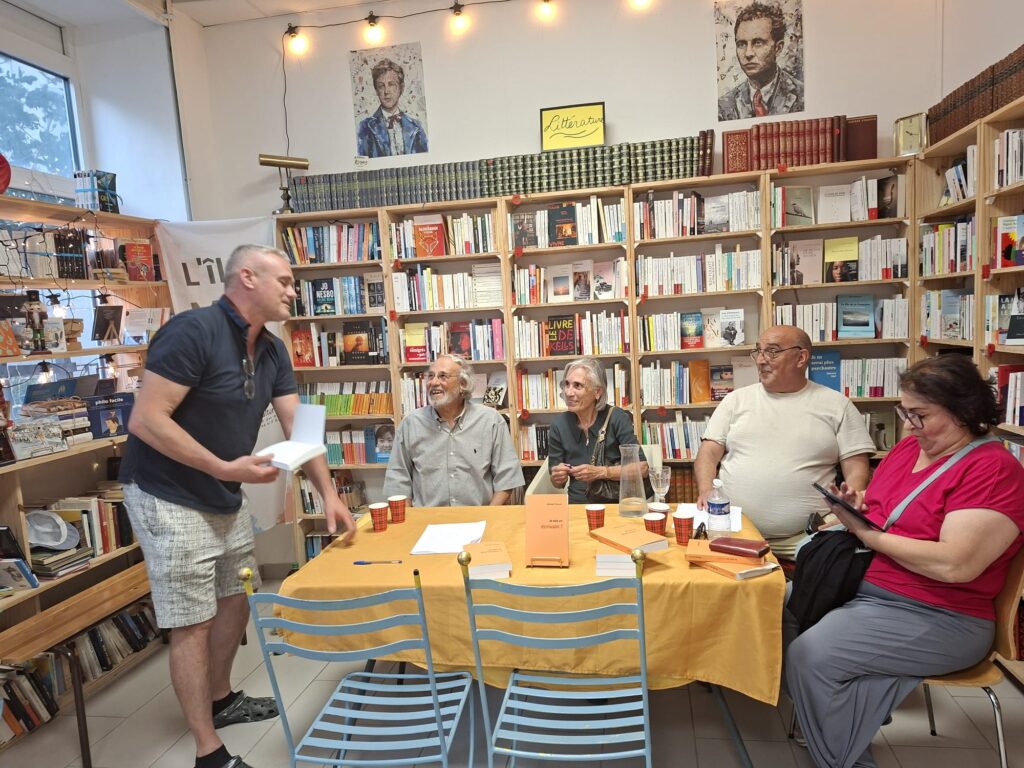 Yasmina Yacine, libraire
Françoise Zitouni
Mohamed Moulay
Zidane, musicien